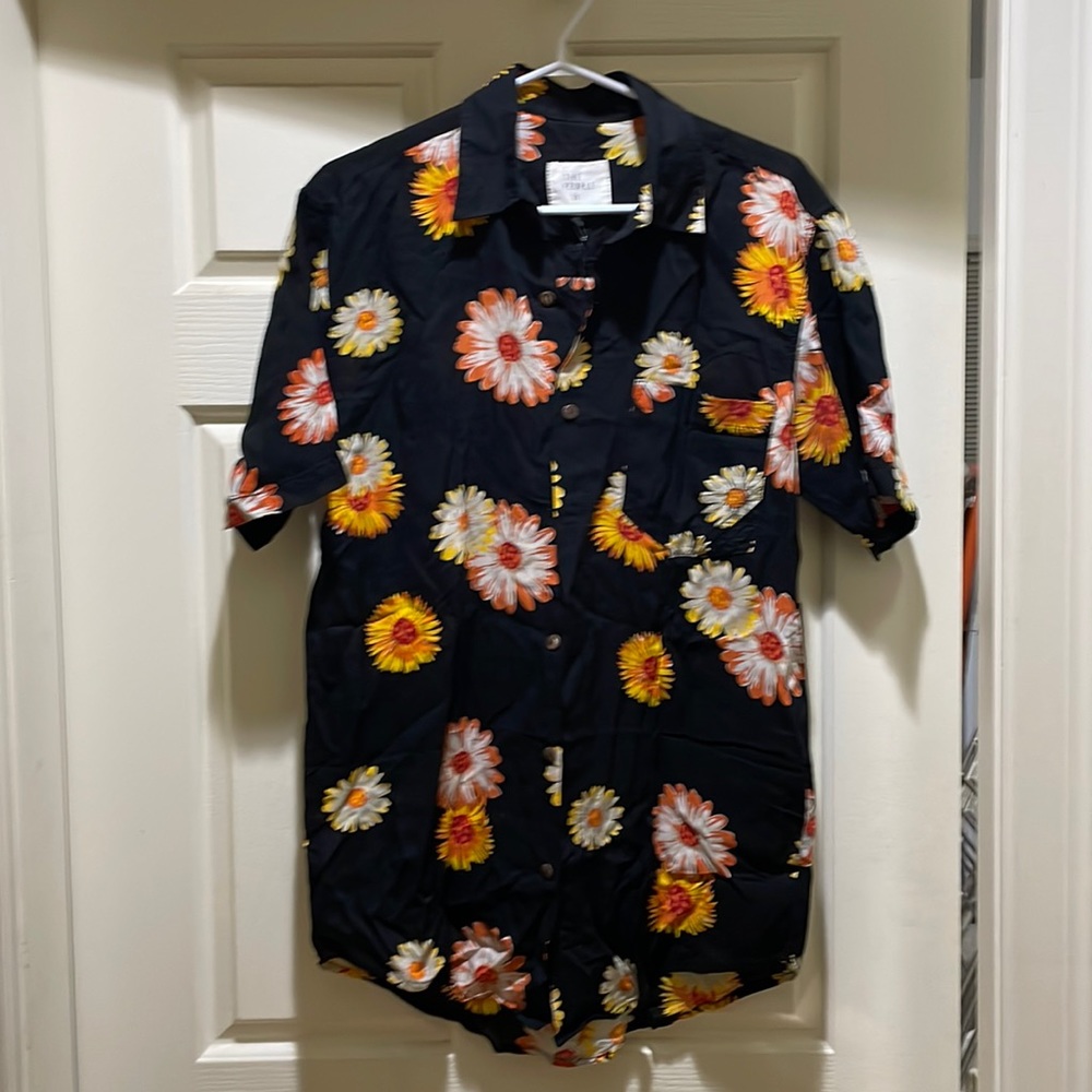 The People VS. Men’s floral shirt (sz l)